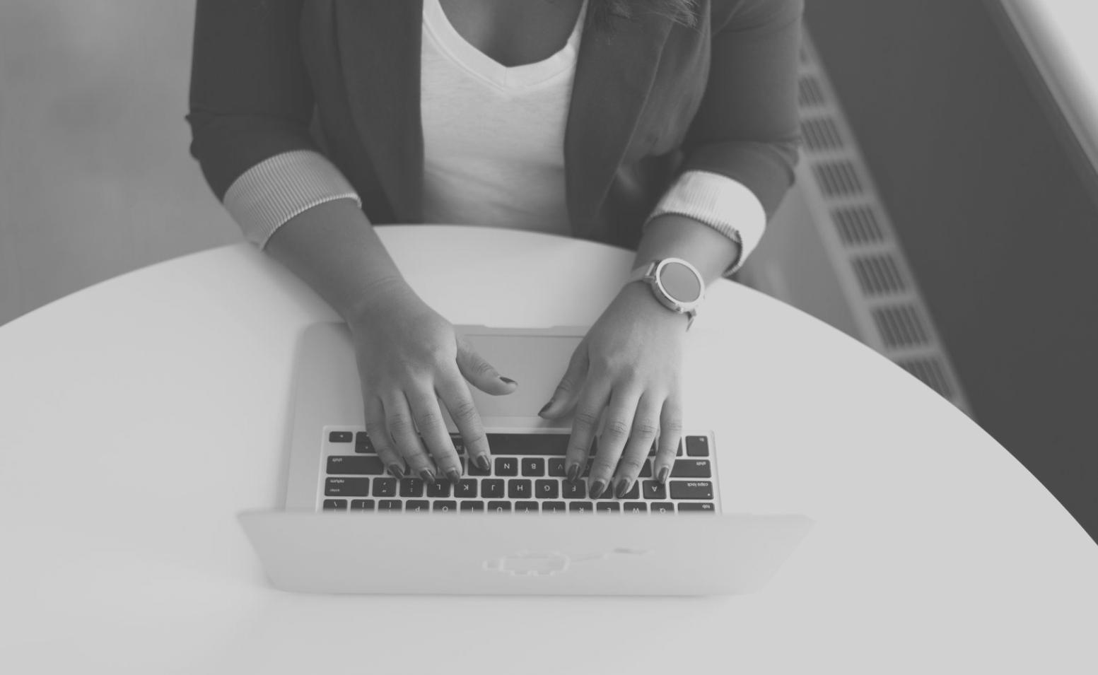 Interaktiver Workshop mit Teilnehmern und praktischen Übungen